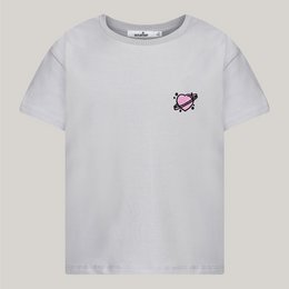 Camiseta hecha de algodón con bordados cardíacos