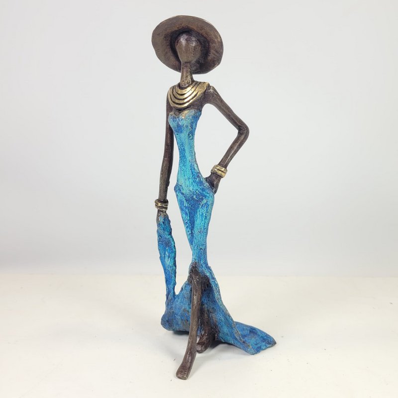 Bronze sculpture "Femme élégante with chapeau" by Soré | different sizes and colors