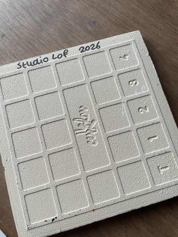 Håndmalede blomsterfliser — originalt kunstværk | 10 × 10 cm