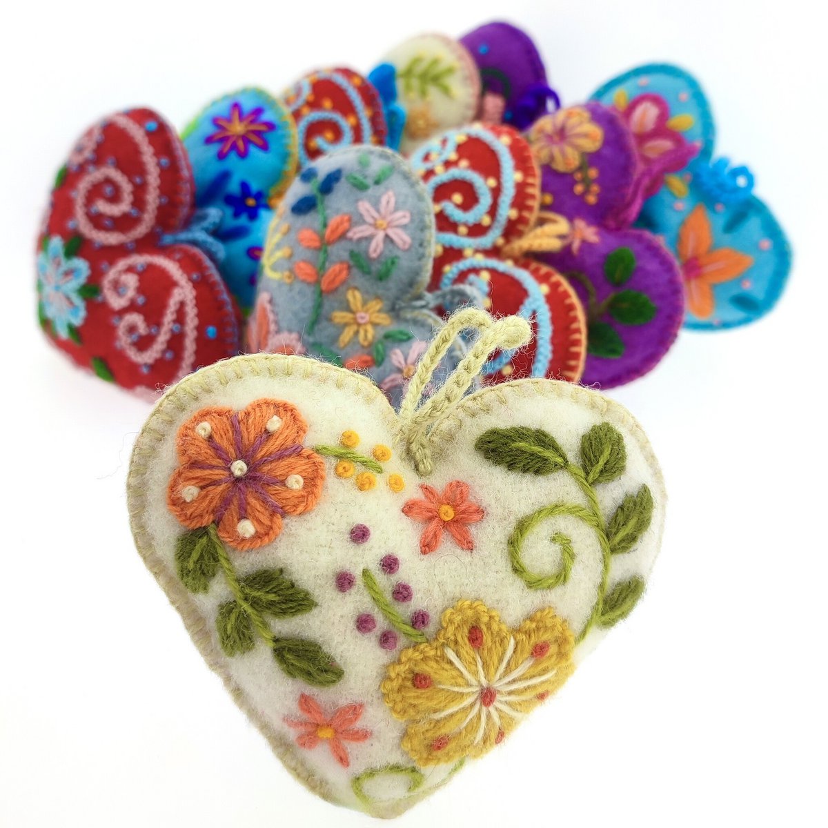 Adorno de corazón, multicolor, 100% lana de oveja