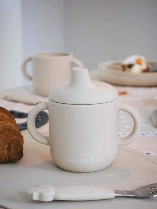 Auslaufsicherer Silikonbecher – Austernbeige