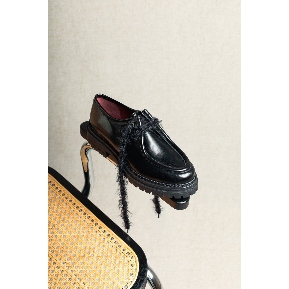 ODDA ALIAS BLACK – Grobe Leder-Loafer mit Plateausohle