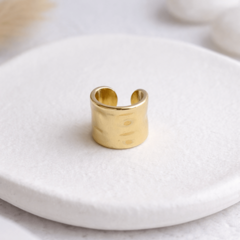 Hammered Shine – Ear Cuff Martellato Oro
