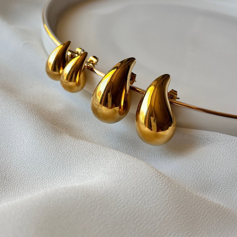 Goccia Bold – Boucles d'oreilles lobe goutte dorées