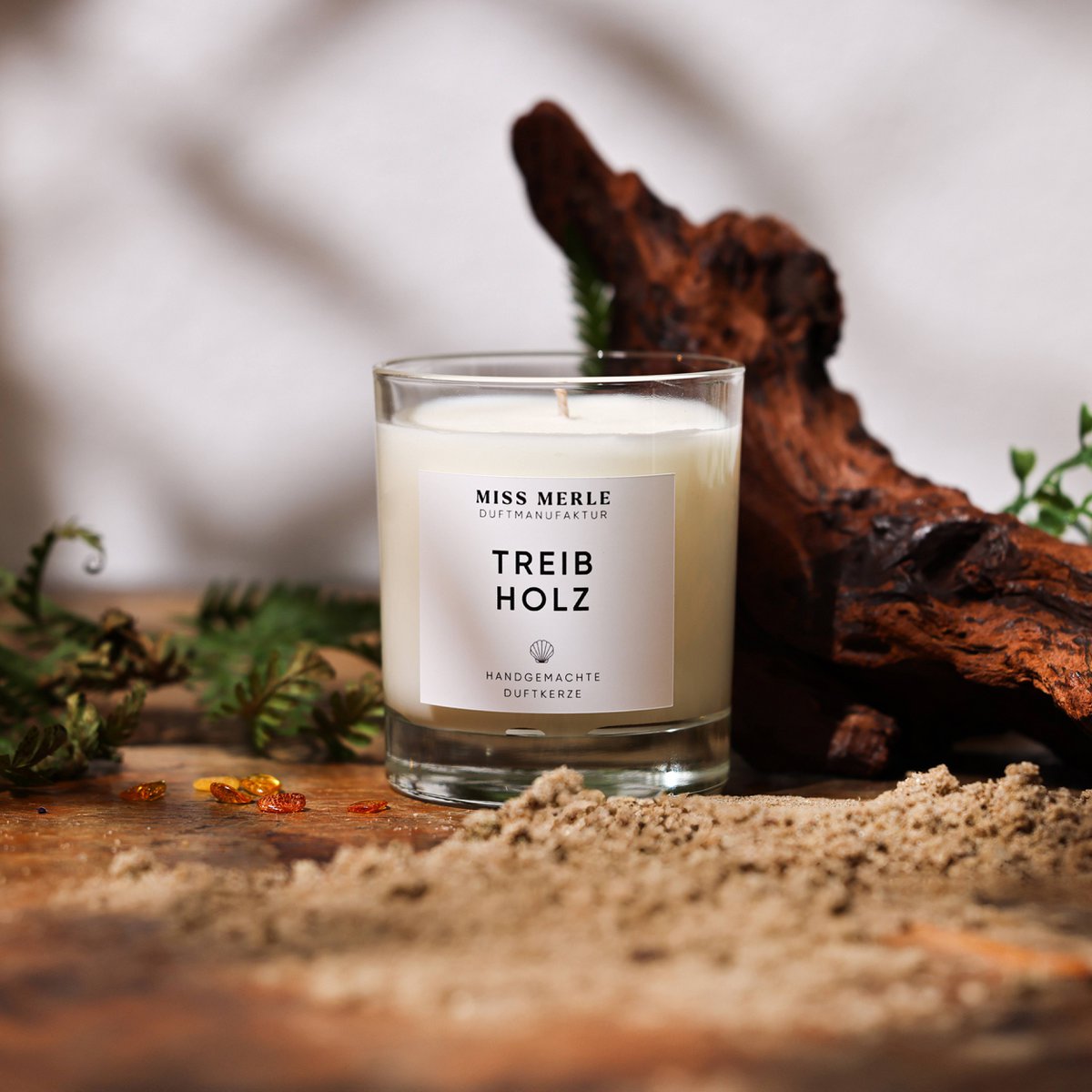 Bougie parfumée TRIBWOOD - chaleureuse et boisée 150g