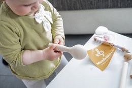 Maracas Rattle | Baby rangle lavet af regionalt træ | Babylegetøj og musiklegetøj | musikinstrument | Trærangle fra 1 år | 100% lavet i Tyskland