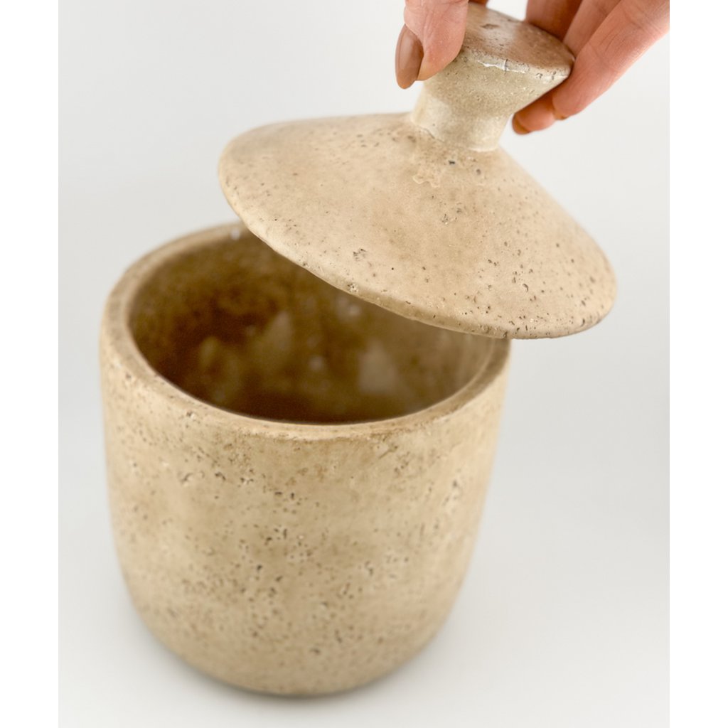 Earthenware pot with beige lid