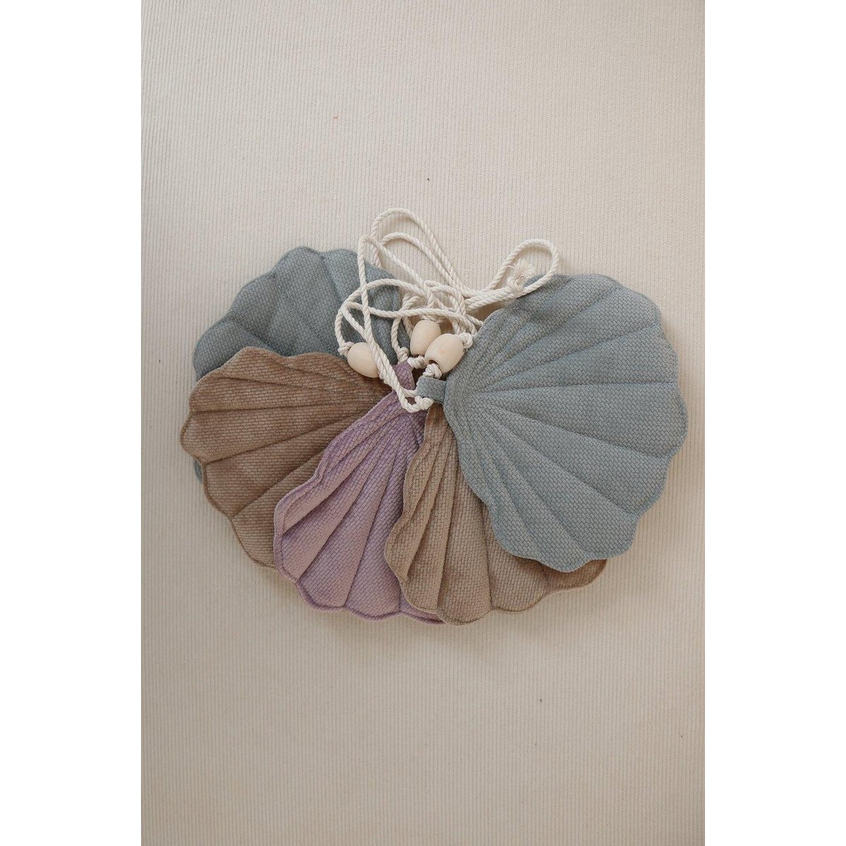 Guirlande Velours « Menthe Grise » avec Coquillages