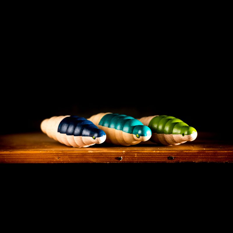 Glow in the dark firefly - Blue