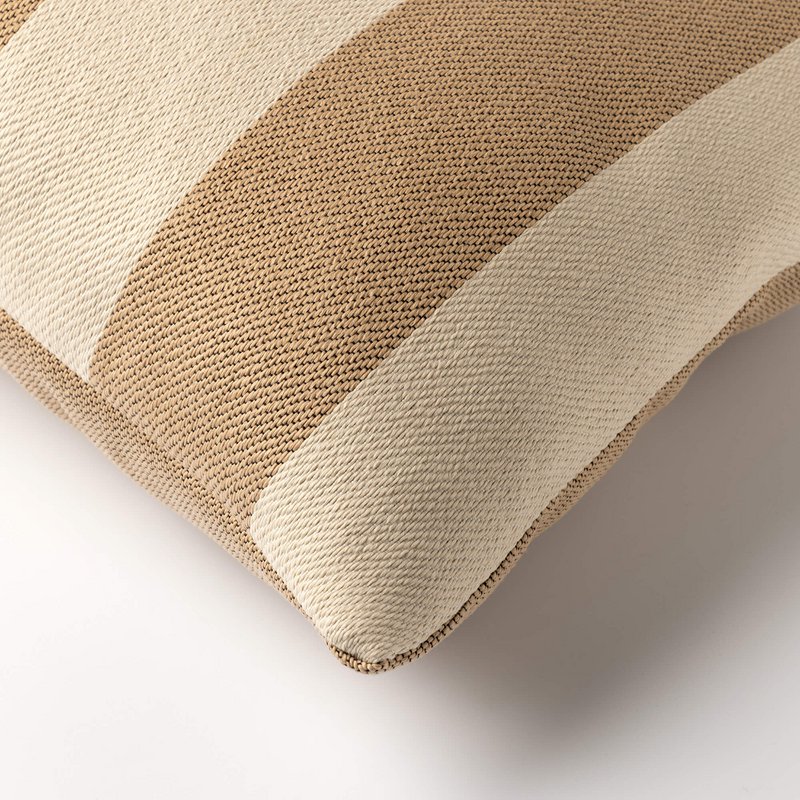 Dutch Decor CYRUS - Outdoor cushion 30x50 cm - Irish Cream - Beige