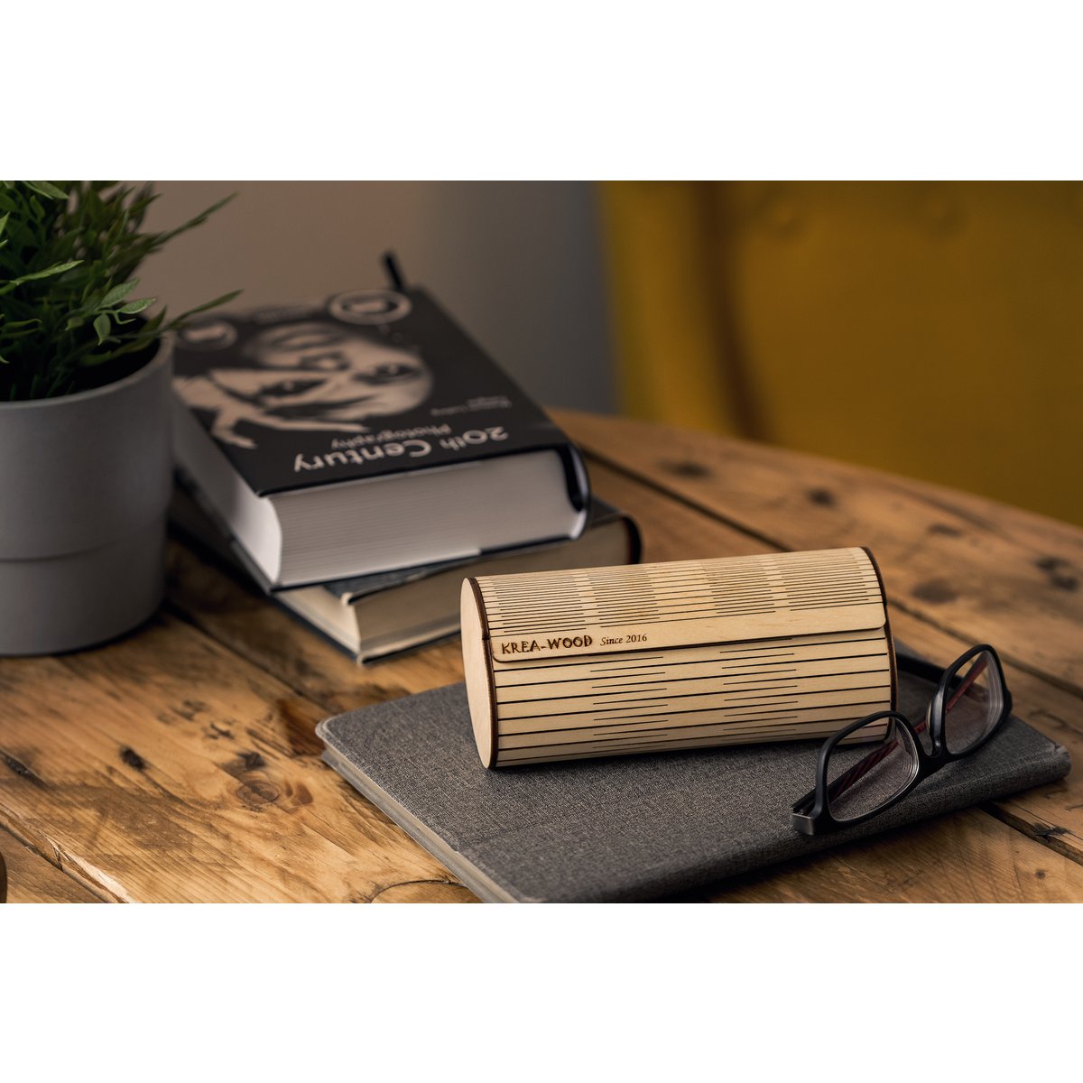 Krea-Wood handgemaakte brillenkoker van berkenhout met magneten. Natuurlijke kleur.