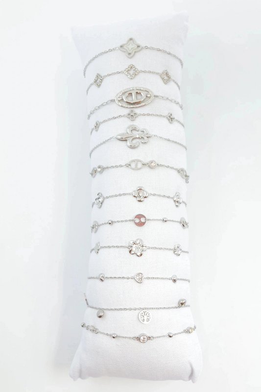 Viel Schmuck mit Display