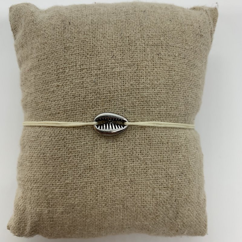 Small Silver Shell Bracelet
