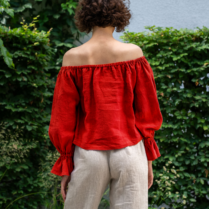 Camicetta con spalle scoperte e volant Jessica
