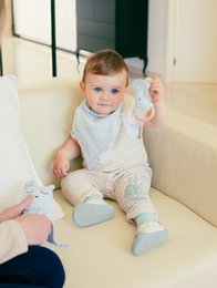 ENSEMBLE DOUDOU + BANDANA + ANNEAU DE DENTITION - MOD. OSO - GRIS ESSENCE
