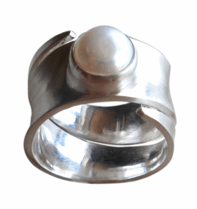 Silver ring with pearl R 680