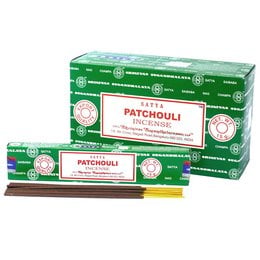 Satya Patchouli incense sticks, earthy and aromatic patchouli fragrance, natural ingredients, pack of 15 grams.
