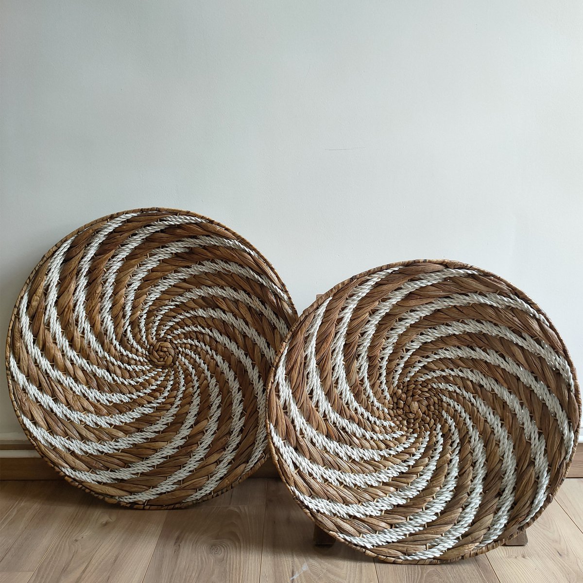 LOT 3 - PANIER MURAL FEUILLE DE BANANIER