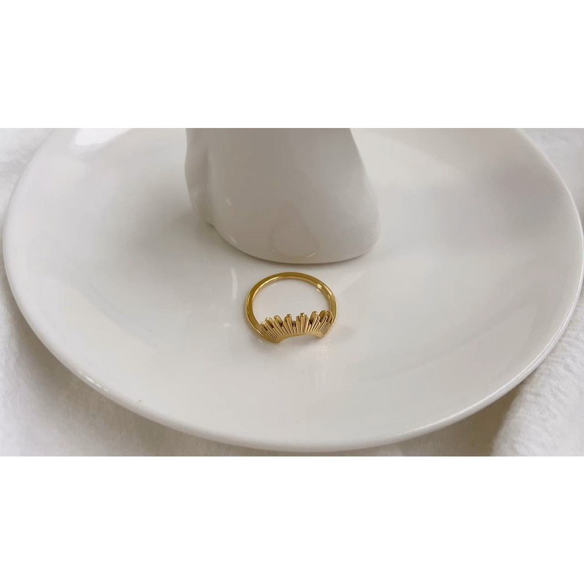 Lucy - Geometrischer Sun Ray Ring
