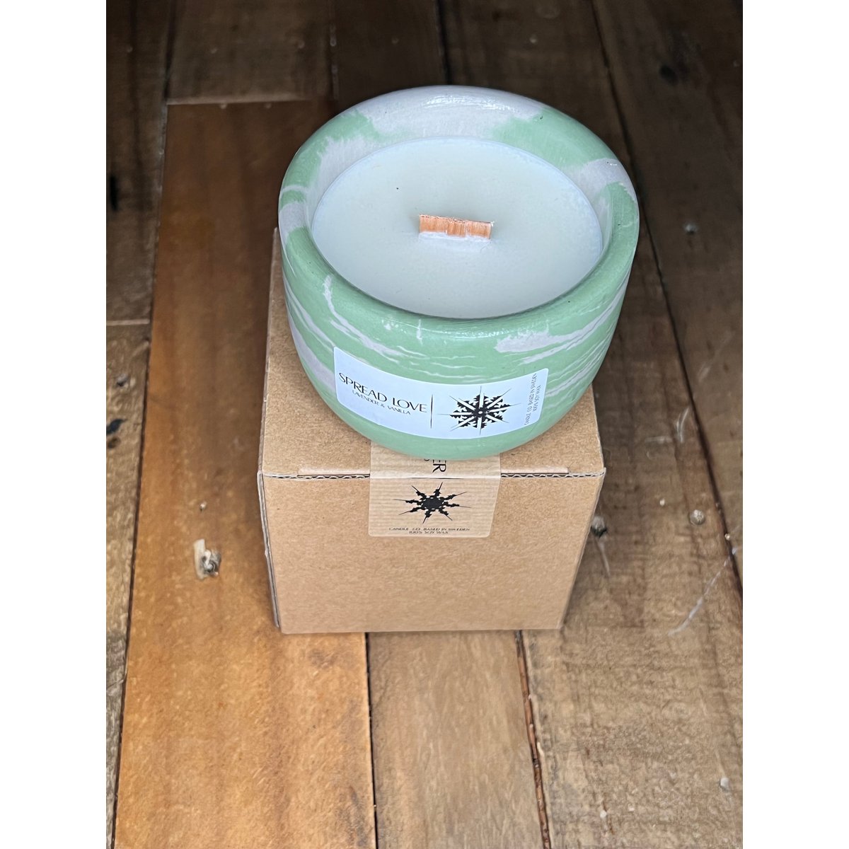 SPREAD LOVE - Concrete Candles 230g