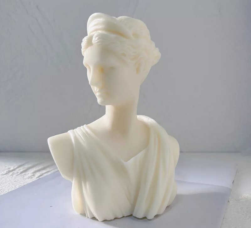 Artemis Candle