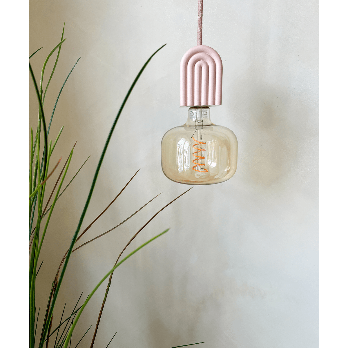 Lampe arc-en-ciel pendy rose poussiéreuse