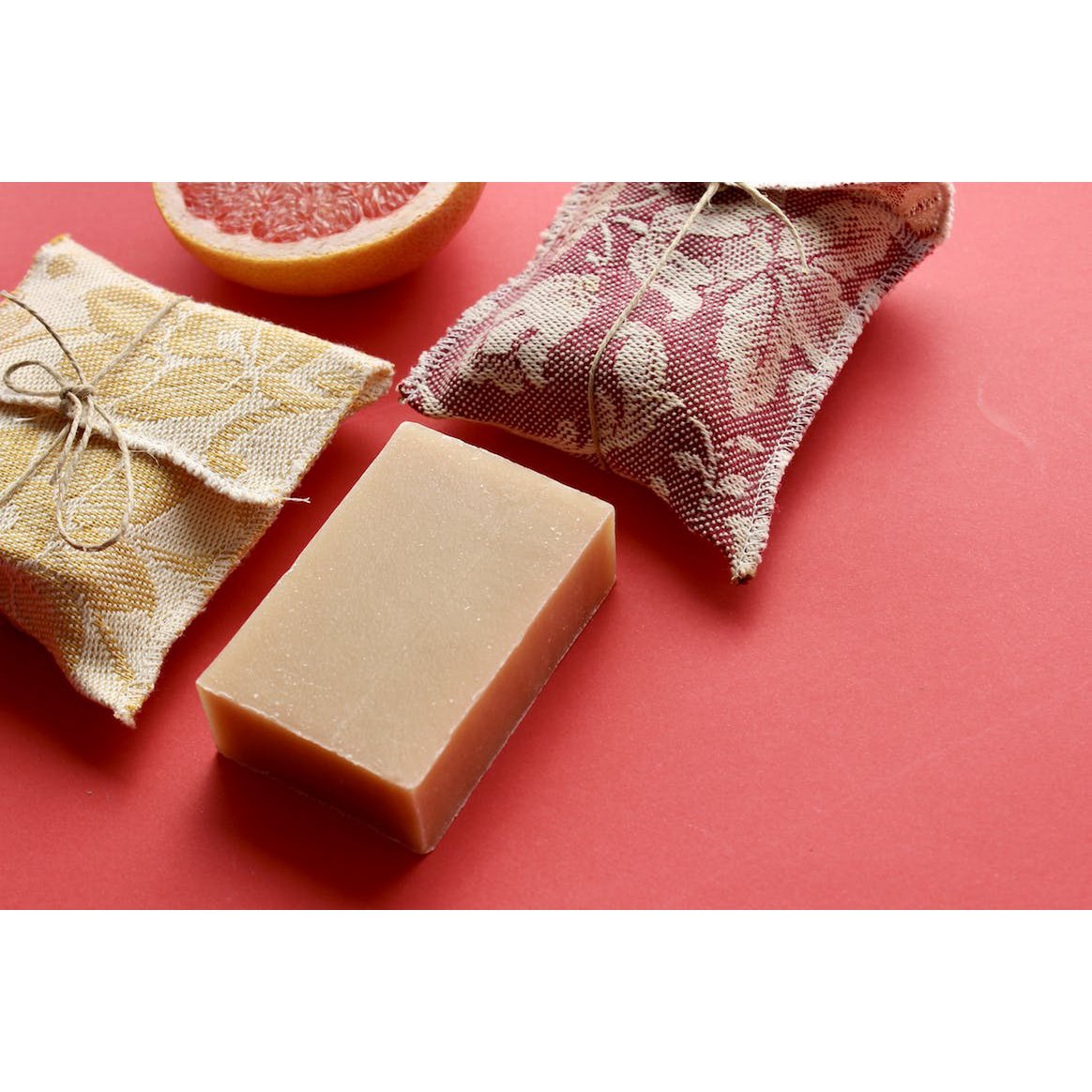Sapone al gelsomino e argilla rossa
