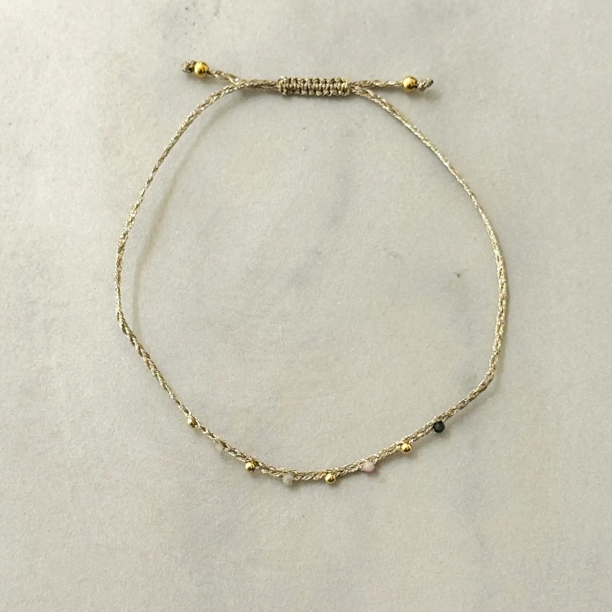 Bohem Sommerarmband mit Mineralsteinen und Hochglanzseil