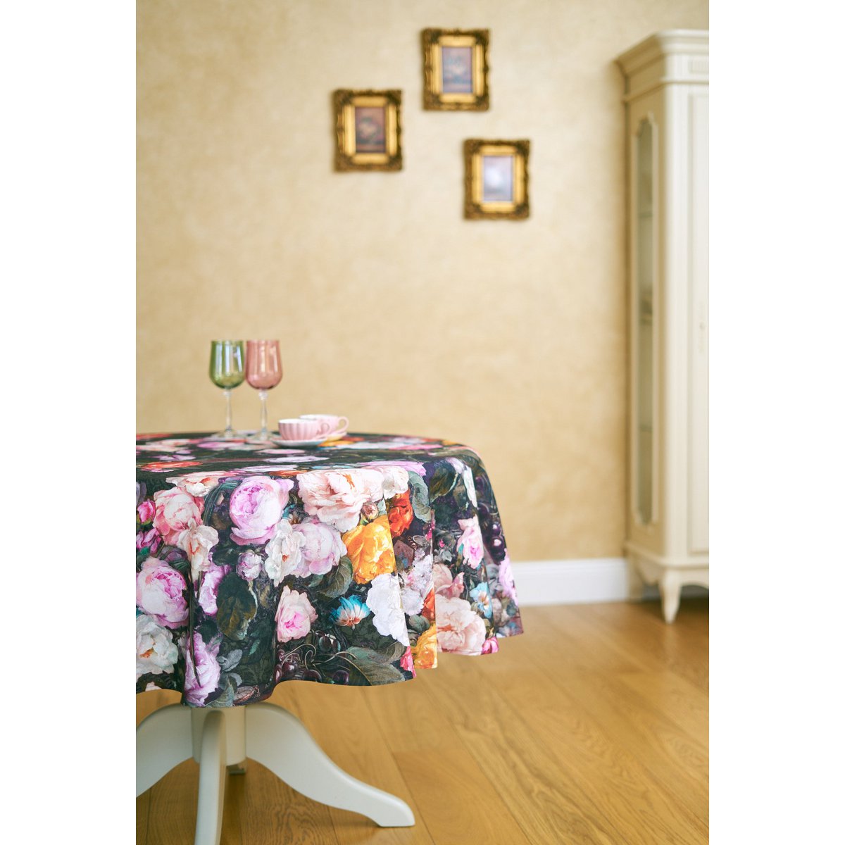 Round Tablecloth, Dark Floral 100% Cotton, Printed | Francine Black
