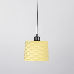 Pendelleuchte aus Beton in gelber Farbe