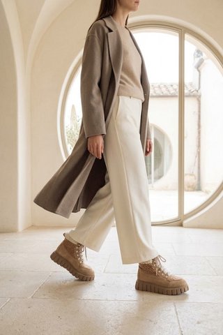 NILS BEIGE – Wildleder-Wanderstiefel mit Kunstpelzkragen und Einsätzen