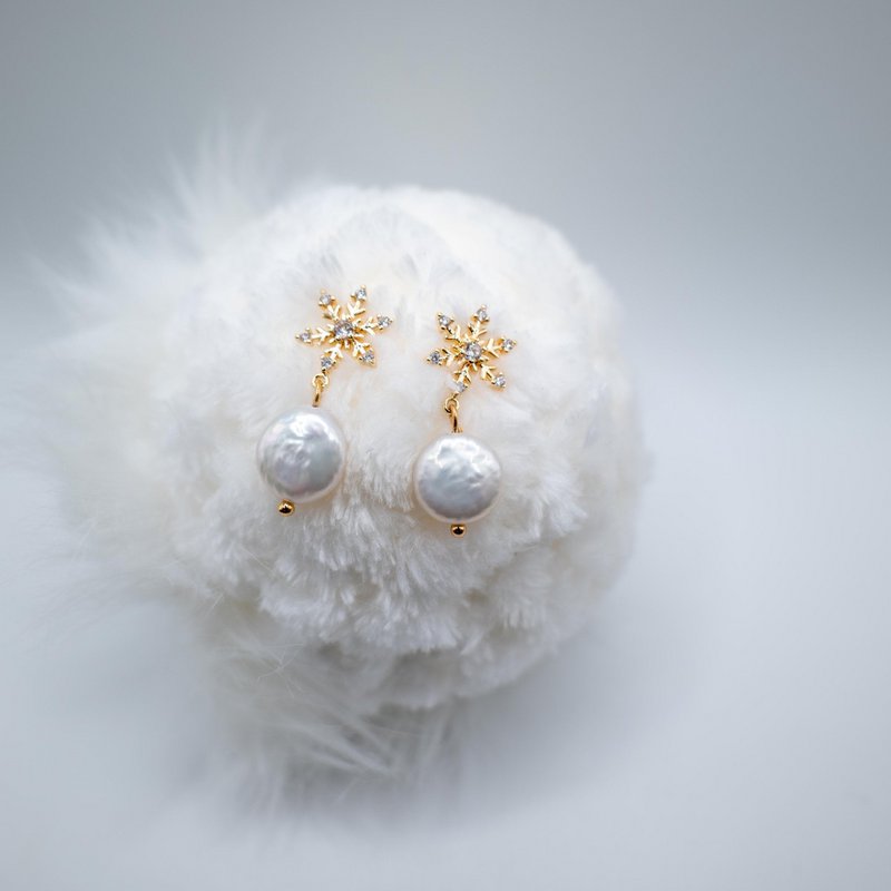 SNOW – Earrings with Zircons and Keshi Pearls