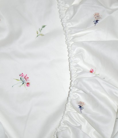 Satin-Spannbettlaken „Midsummer Back“.