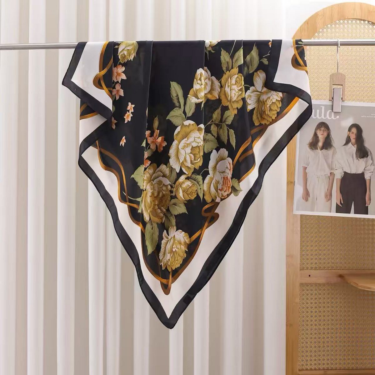 Vierkante sjaal 90 x 90 polyester bloem elegantie tijdloos