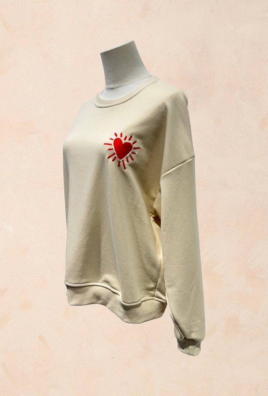 Unisex oversize sweatshirt – broderet rødt hjerte – BOMULD – 9038416