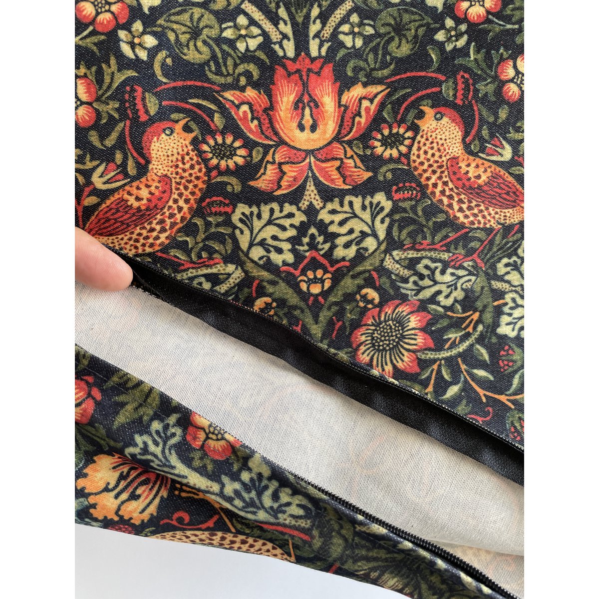 Couverture d’oreiller de jet de voleur de fraise botanique vert foncé | WIM004