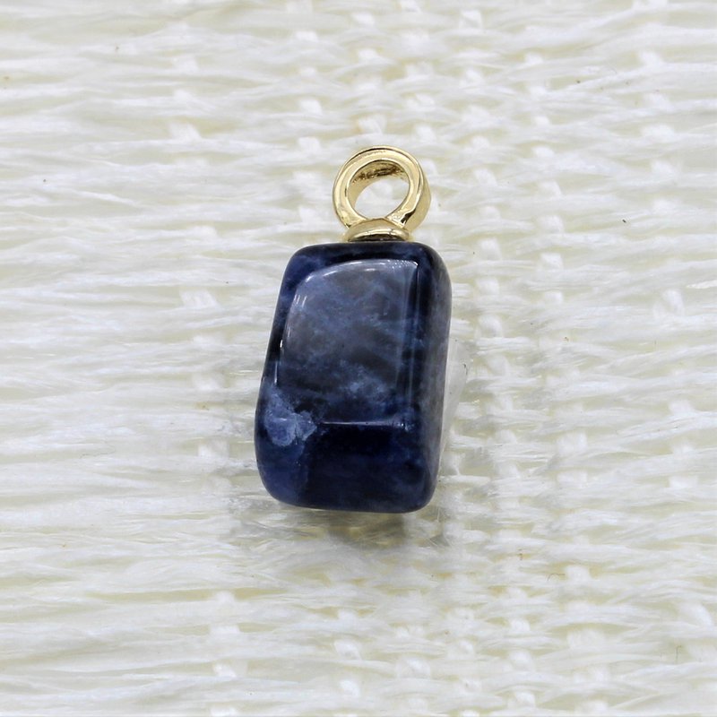 Ciondolo in pietra preziosa trapezoidale