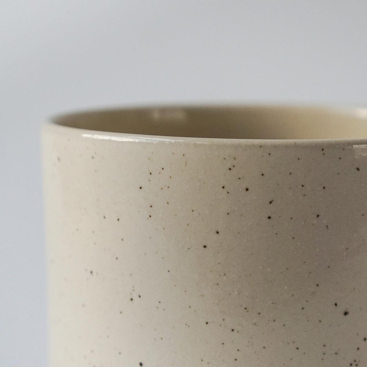 Hollyhock mug - sand & speckles - 200 ml