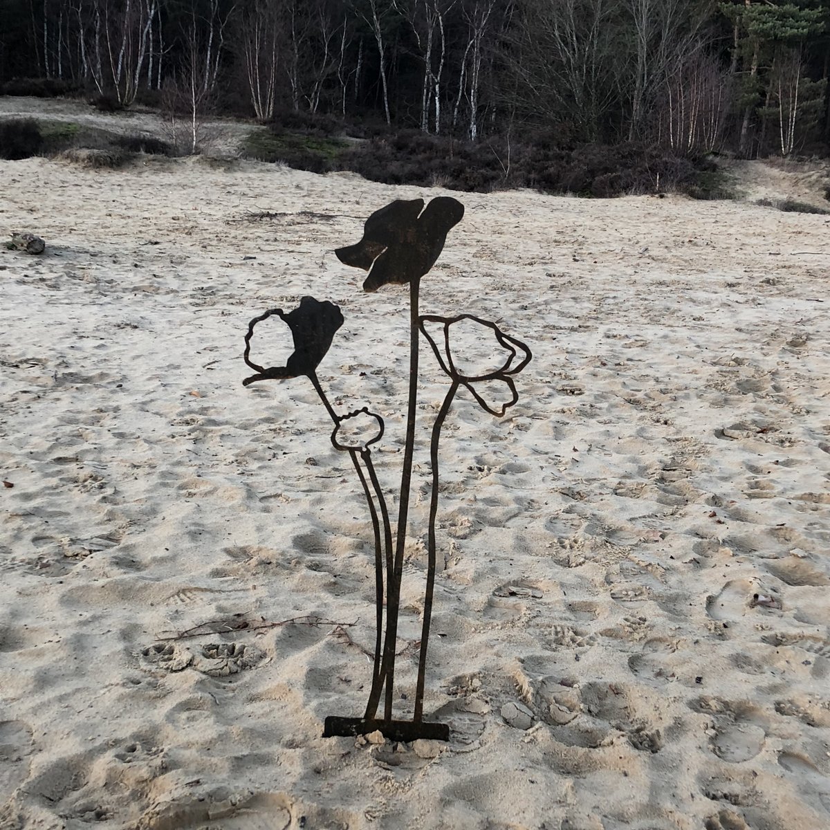 Poppy open up - Corten steel object