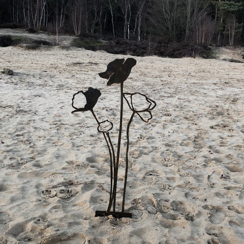 Poppy open up - Objeto de acero corten