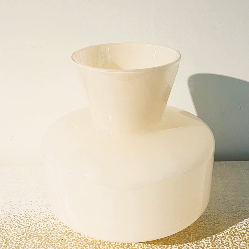 Flower vase earth collection