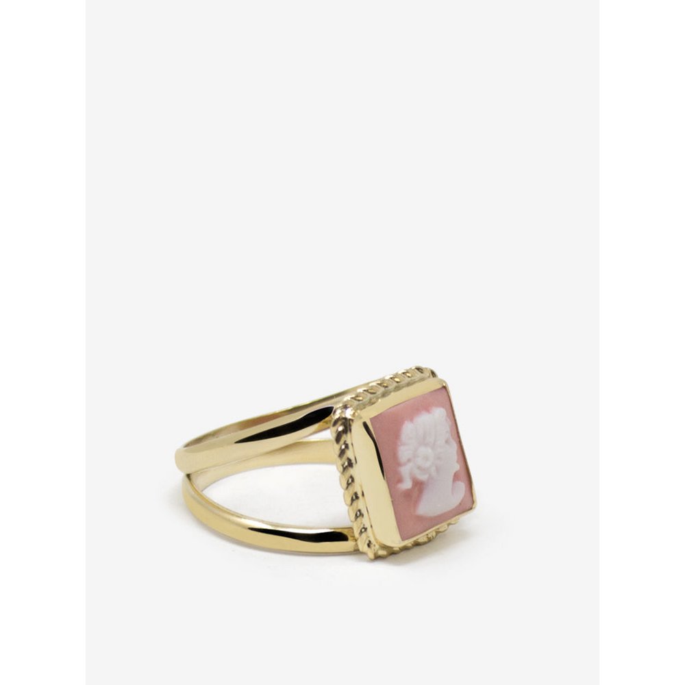 Der geliebte rosa Cameo -Ring