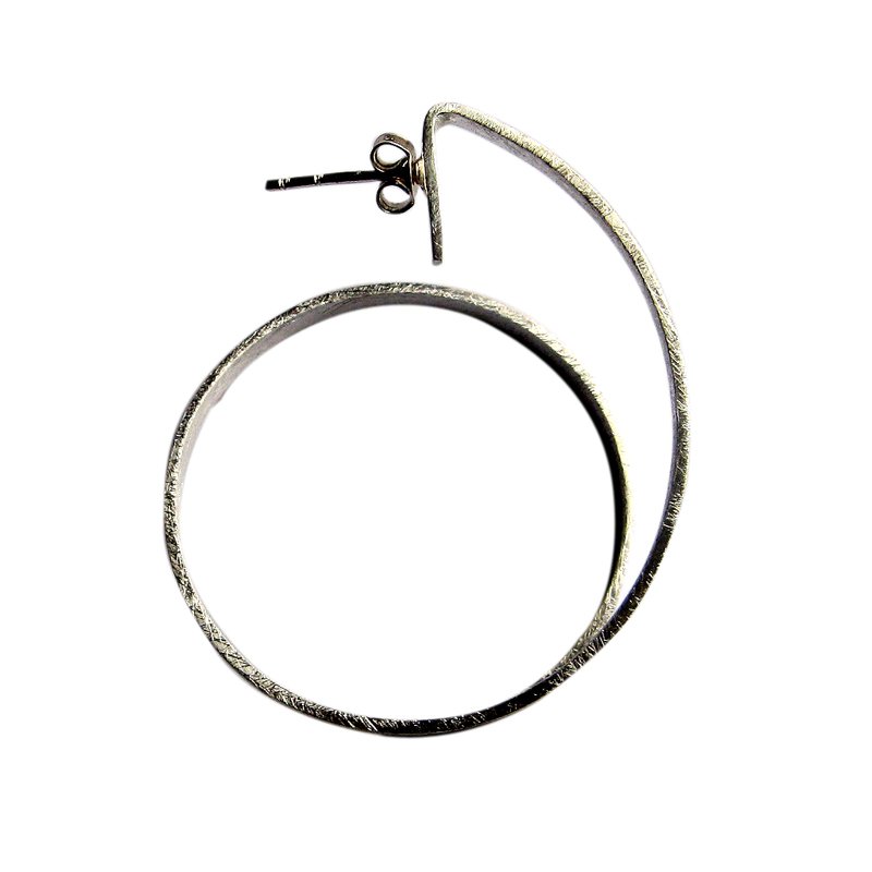 E 997 twisted ear studs