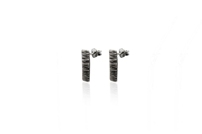 MATERIKA long ear studs square