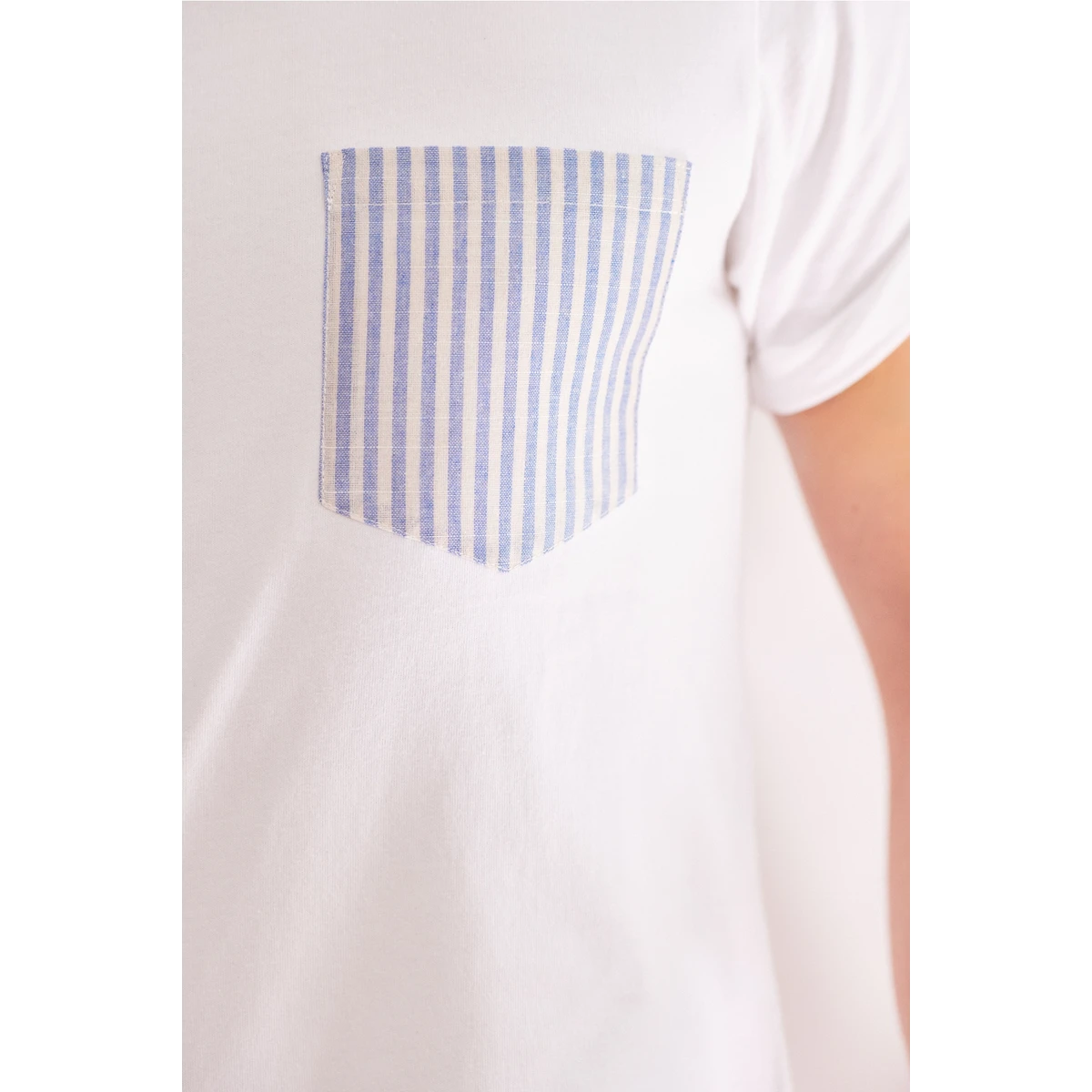 T-shirt pocket rayée