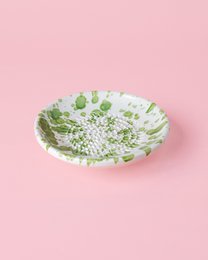 Ceramic Plate Garlic and small cheese gravel