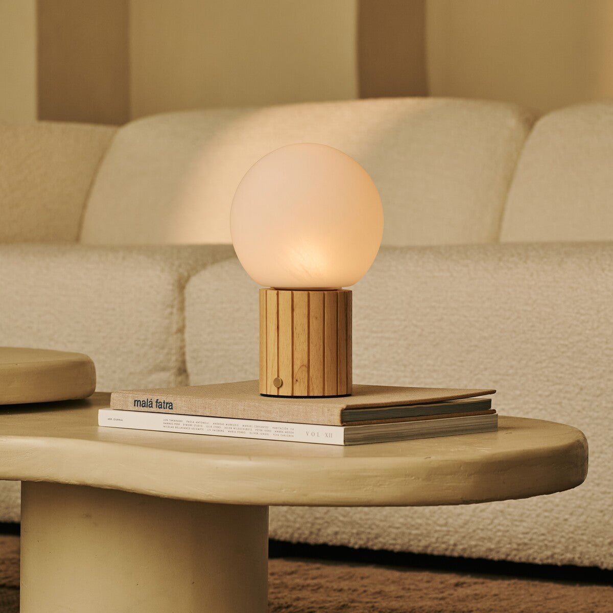 Lampada da tavolo ricaricabile Nadine marrone chiaro