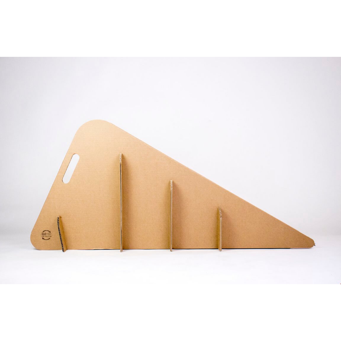 Toboggan en carton pour tout-petits