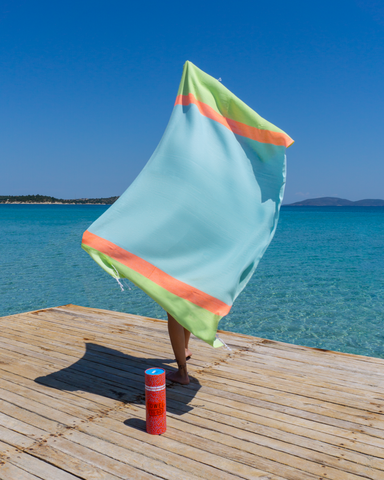 TOWEL TO GO NEON Serviette de plage en coton recyclé 180x100 cm | Sans sable | Vert / Bleu | avec coffret cadeau