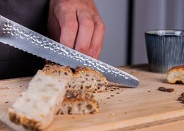 Knife - Serrated bread/pastry knife with bamboo Saya and bamboo box - 200 mm blade